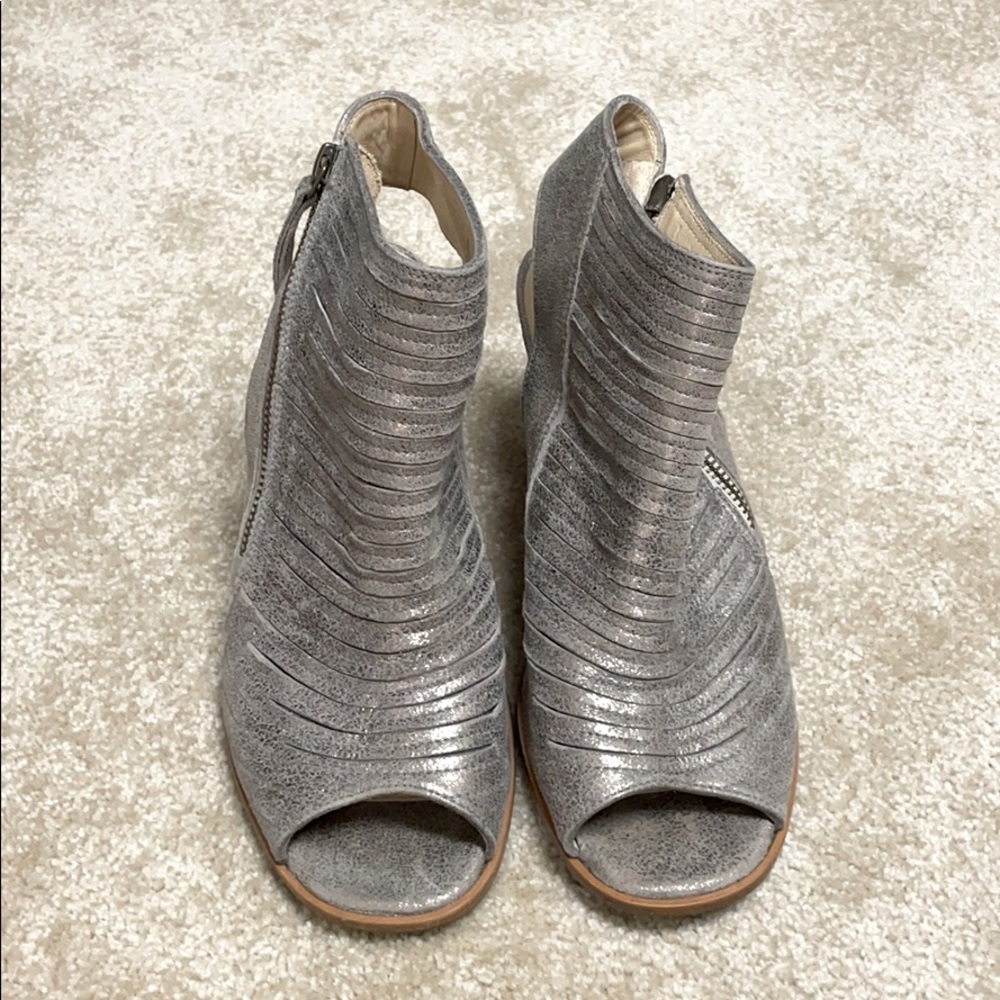 Paul Green Cayanne Peep Toe Bootie